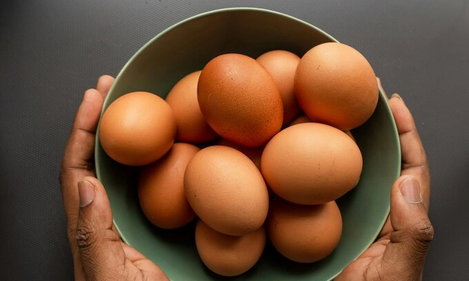 How to keep eggs safe from salmonella through proper storage and cooking