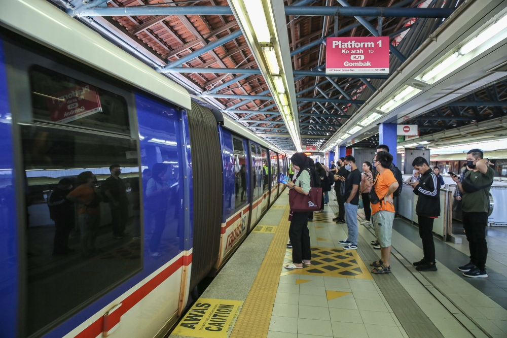 格拉那再也LRT大学站今早因停电导致服务延误