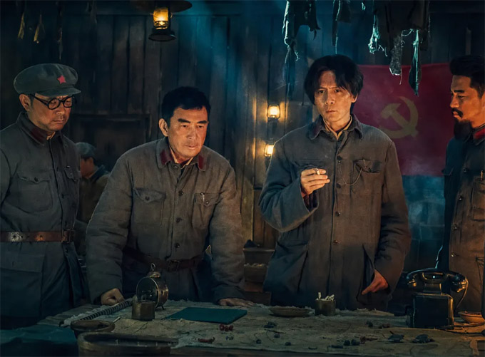 Crossing movie still showing intense artillery battles